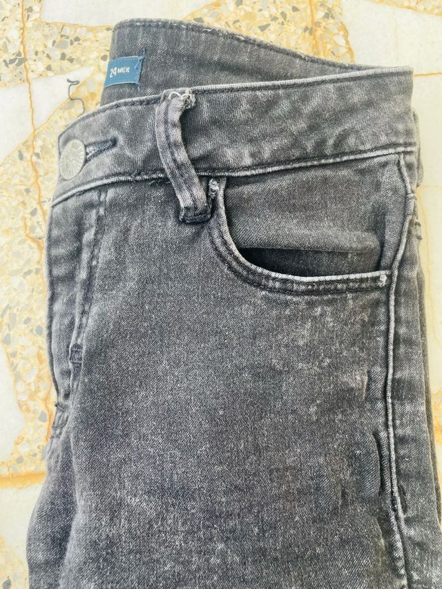 Jeans grises efecto desgastado T.34/36