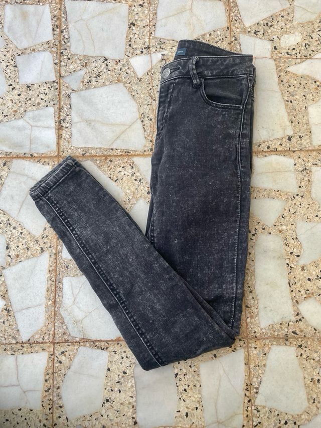 Jeans grises efecto desgastado T.34/36