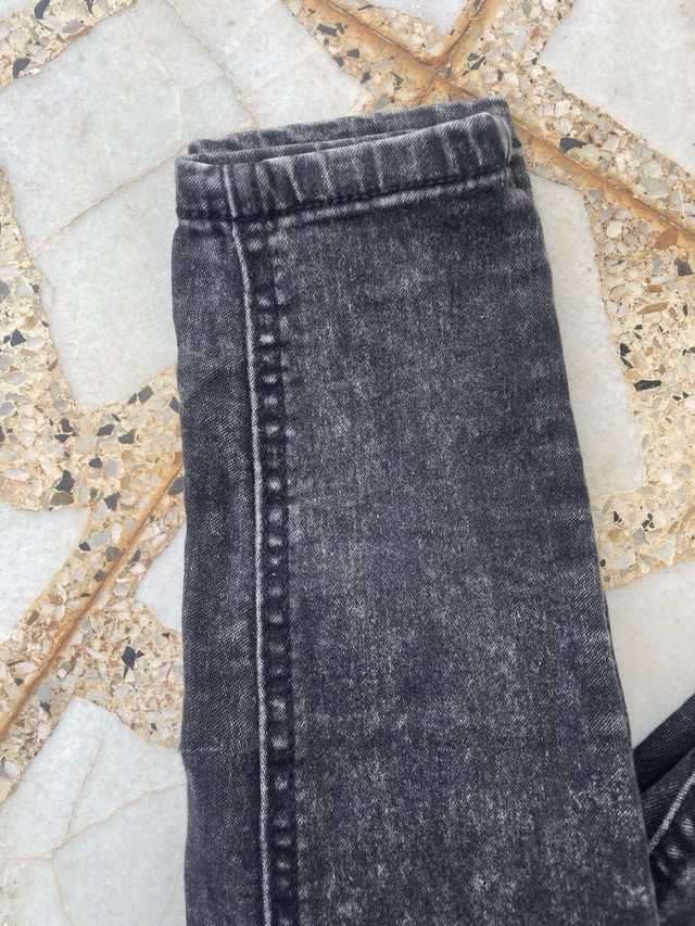 Jeans grises efecto desgastado T.34/36