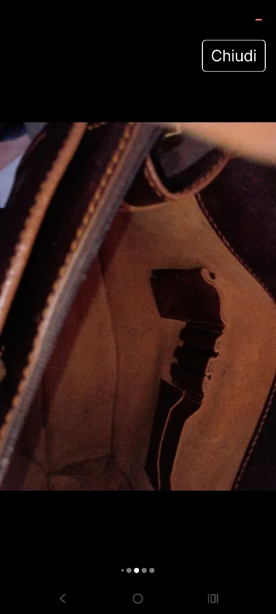 Porta documenti in pelle