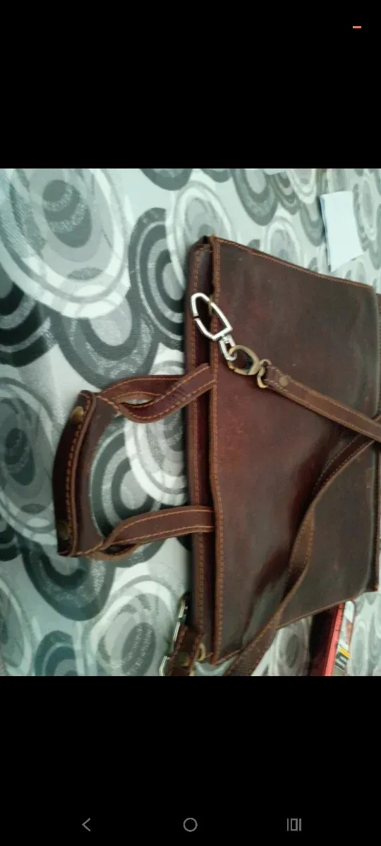 Porta documenti in pelle