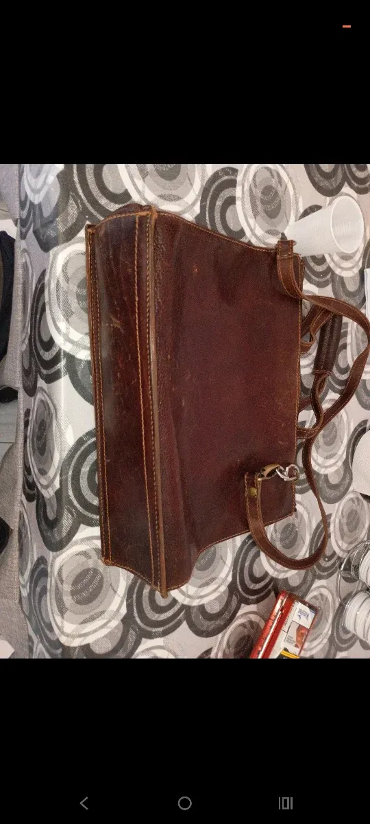 Porta documenti in pelle