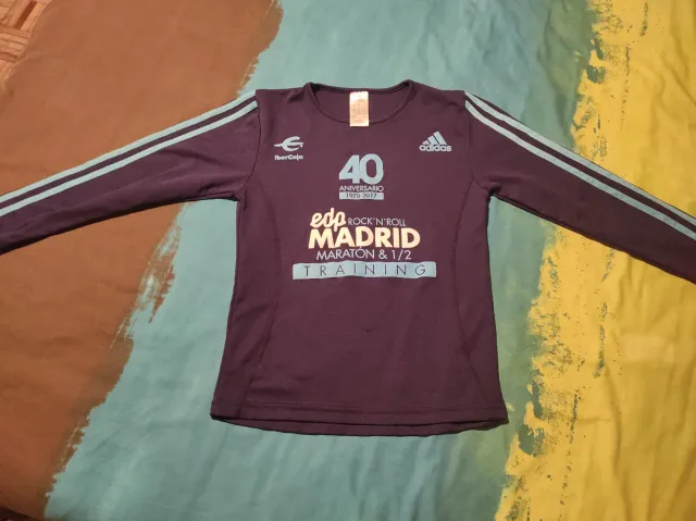 Camiseta Adidas 40 Aniver Madrid. Talla S chica