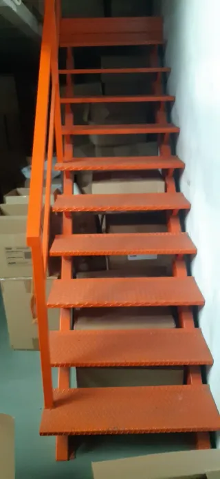 Escalera Industrial Naranja