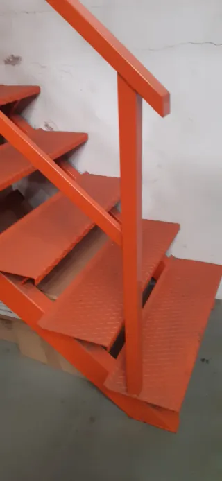 Escalera Industrial Naranja