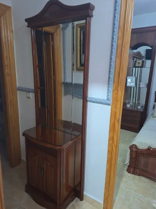 Mueble recibidor con espejo