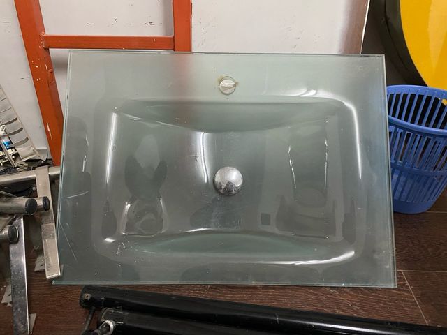Lavabo de cristal moderno