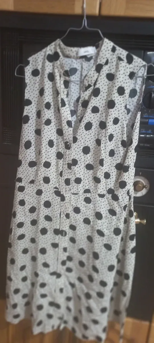 Vestido lunares blanco y negro