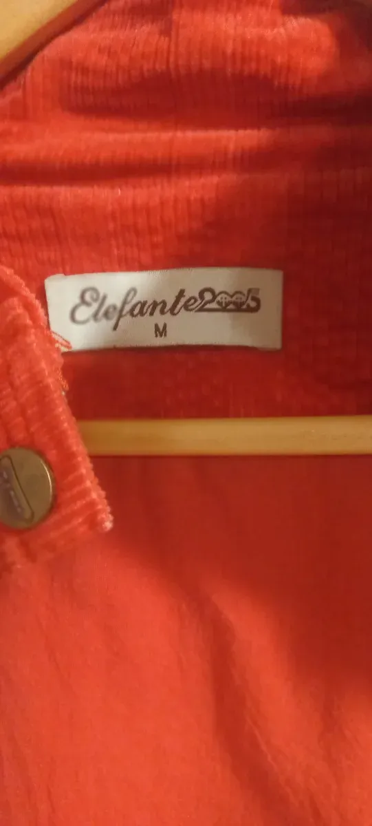 Chaqueta roja de pana