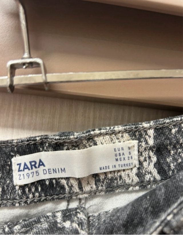 Falda estampada serpiente