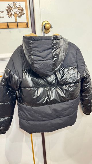 Casaco acolchoado com forro de pelo