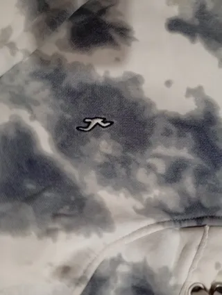 2 sudaderas Hollister y otra