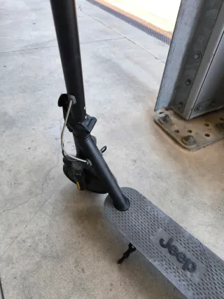 Monopattino Elettrico Jeep Sentinel con Frecce