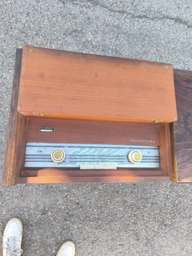 Mueble Radio Tocadiscos Telefunken