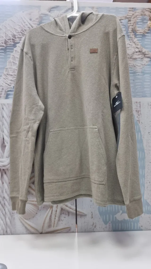 Sudadera beige con capucha y bolsillo