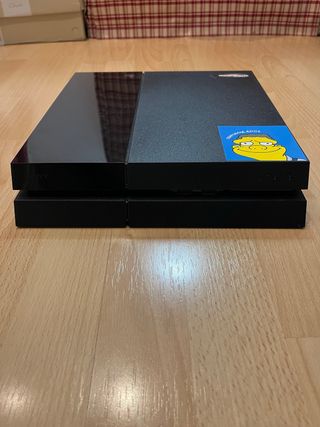 Playstation 4 + mando + 3 juegos incluidos