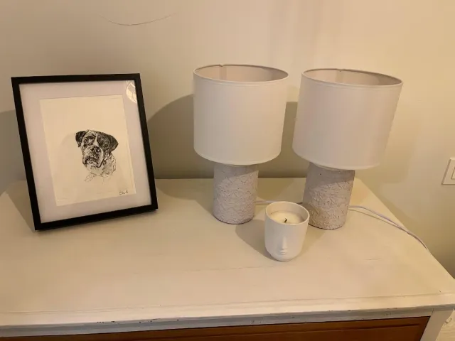 Mesita de noche de madera y piedra