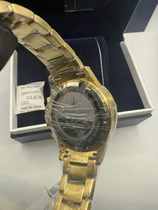 Reloj Maserati Dorado