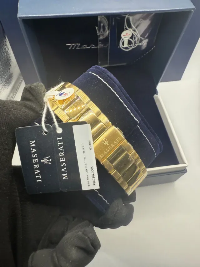 Reloj Maserati Dorado