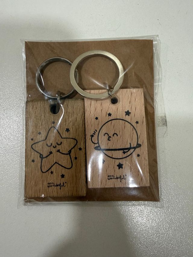 Llaveros Mr. Wonderful madera