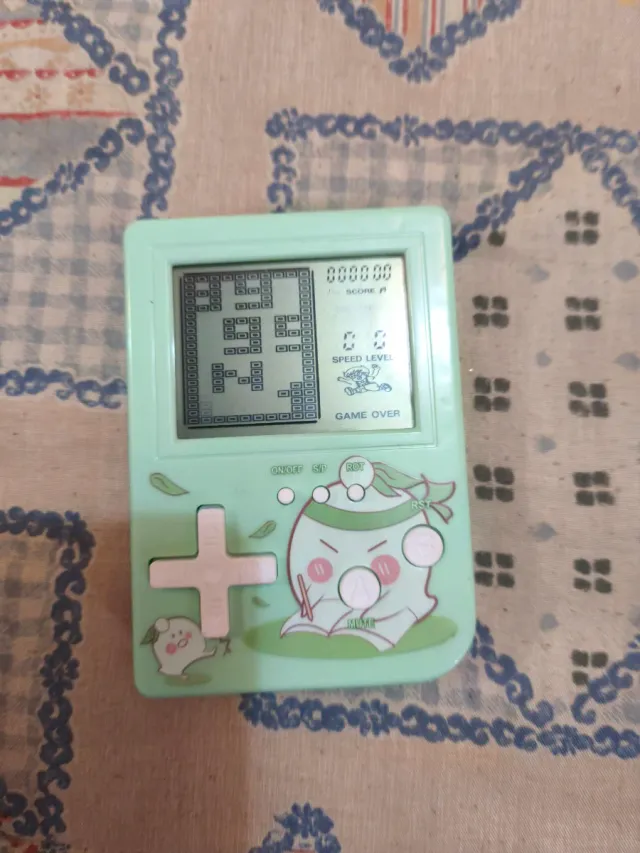 Consola de videogame portátil verde