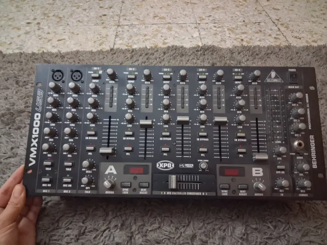Mesa DJ Behringer VMX1000 USB