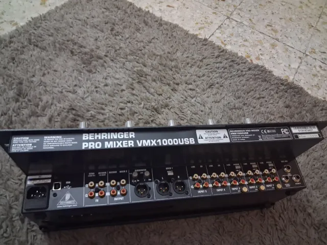 Mesa DJ Behringer VMX1000 USB