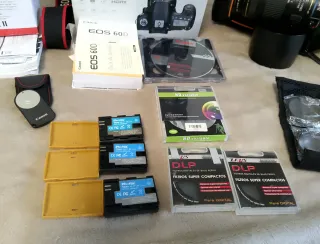 Canon EOS 60D + 4 objetivos + flash + accesorios