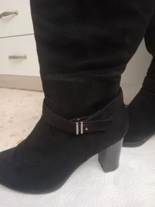 Botas altas negras con tacón