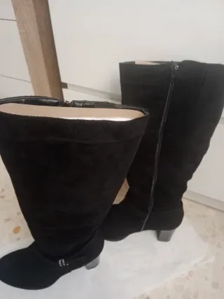 Botas altas negras con tacón