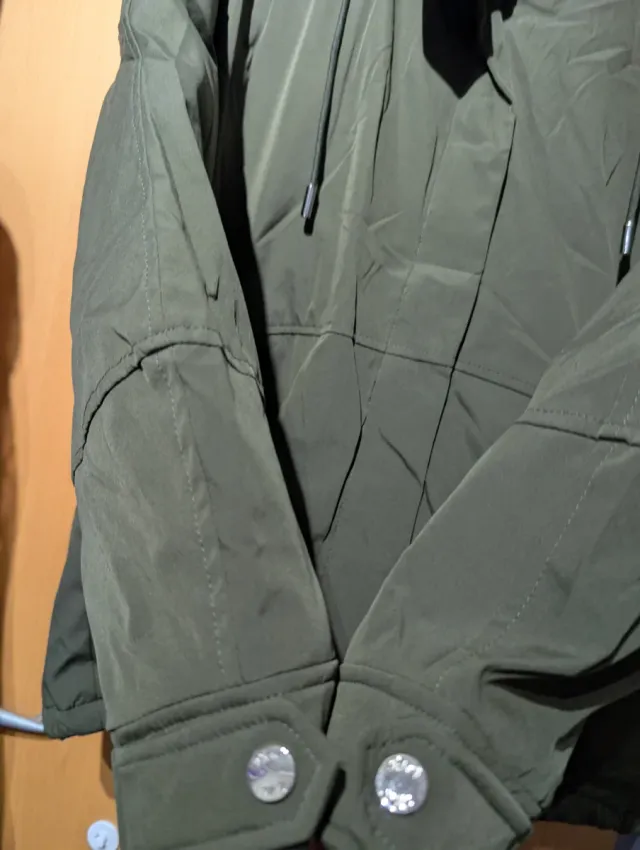 Cazadora verde mujer ligera