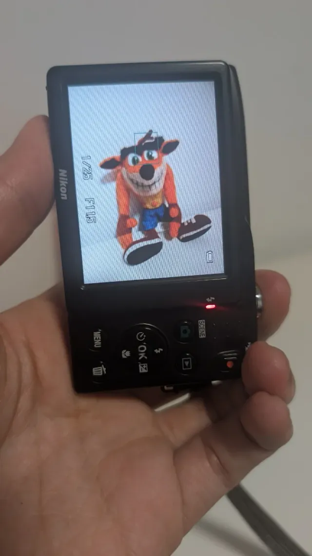 Cámara Nikon Coolpix S2700 Morada