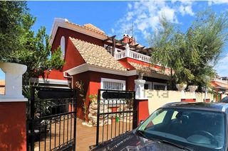 Casa pareada en venta en Campos de Golf - Villa Martin - Los Dolses en Orihuela