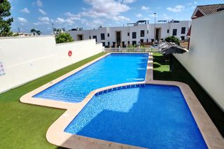 Casa pareada en venta en Campos de Golf - Villa Martin - Los Dolses en Orihuela