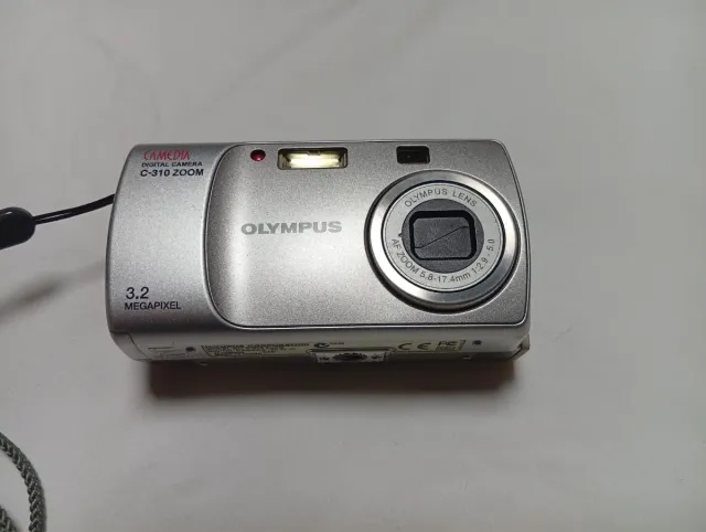 Cámara Olympus C-310 Zoom Digital 3.2 MP