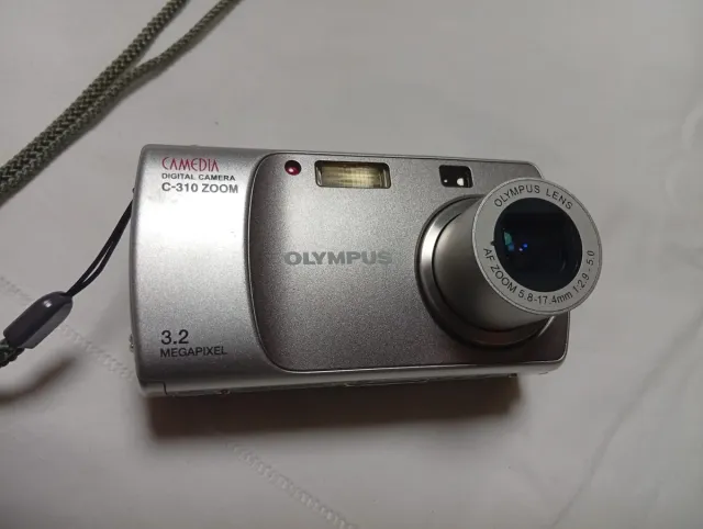 Cámara Olympus C-310 Zoom Digital 3.2 MP