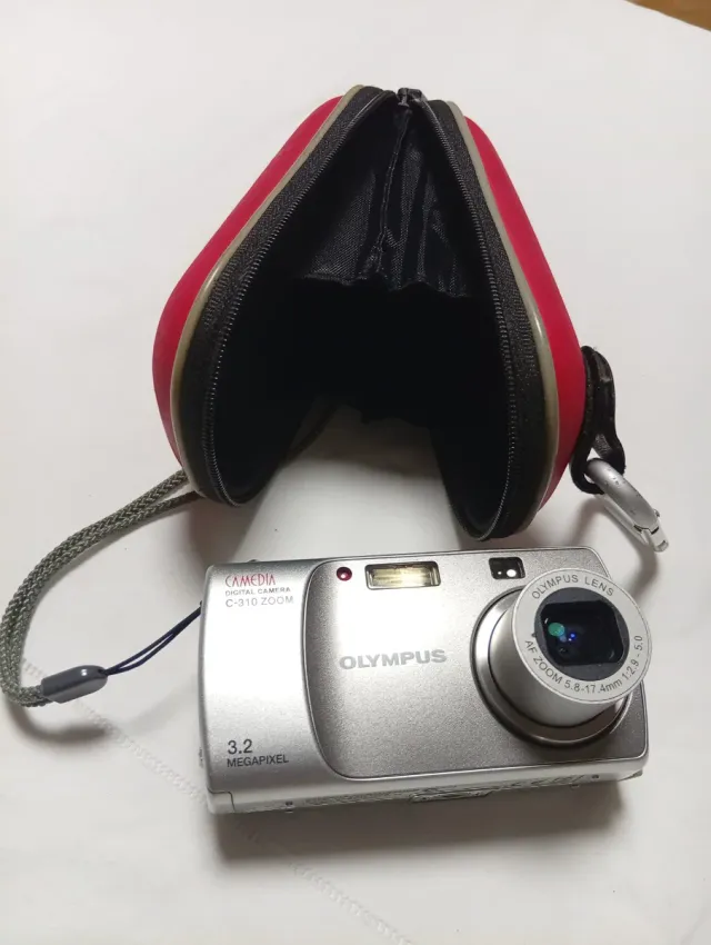 Cámara Olympus C-310 Zoom Digital 3.2 MP