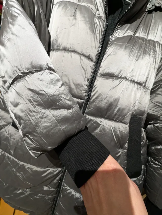 Cazadora acolchada mujer gris