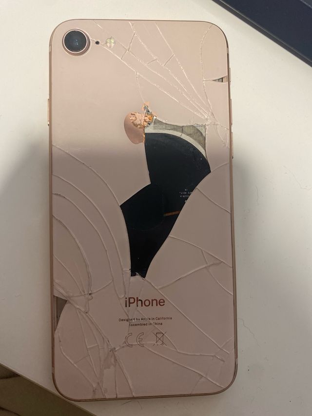 iPhone 8 Oro para piezas (iCloud bloqueado)