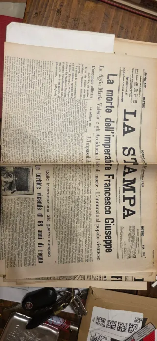 Set 12 Giornali Storici Militari con Custodia