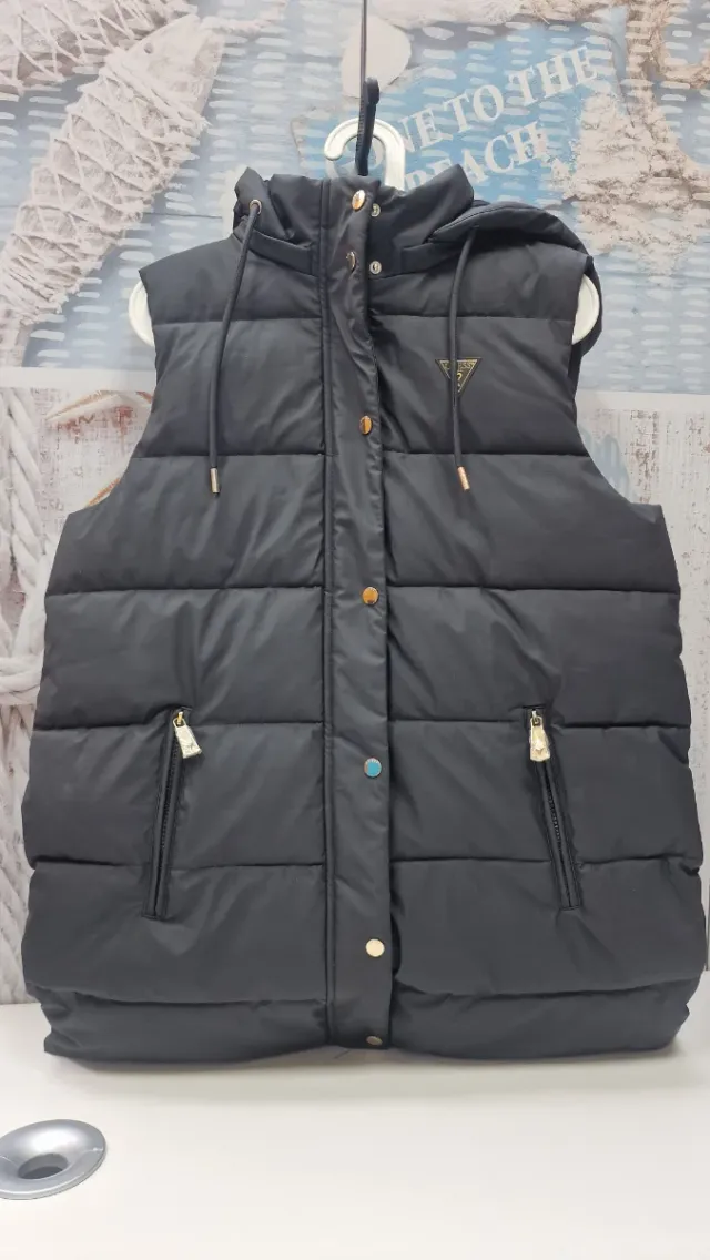 Chaleco Guess Negro con Capucha