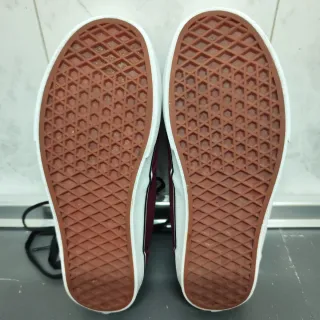 Zapatillas Vans Burdeos y Negras