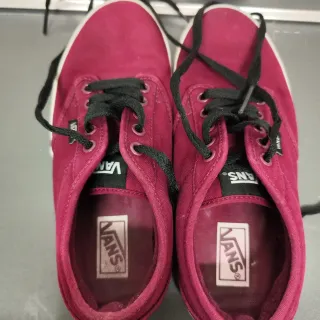 Zapatillas Vans Burdeos y Negras