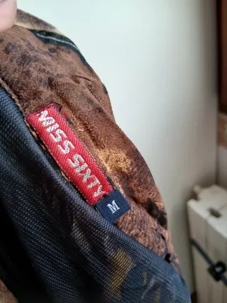 Top donna fantasia AC/DC