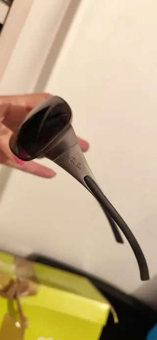 Gafas de sol Ray-Ban negras y grises