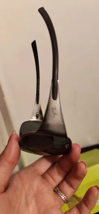 Gafas de sol Ray-Ban negras y grises