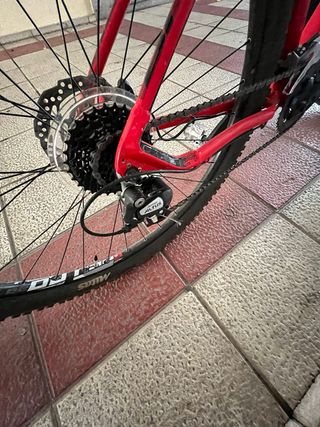 Bicicleta de Montaña BH Roja
