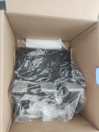 Volante Thrustmaster PS5 con 3 pedales