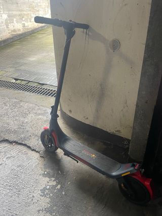 Patinete Eléctrico Red Bull