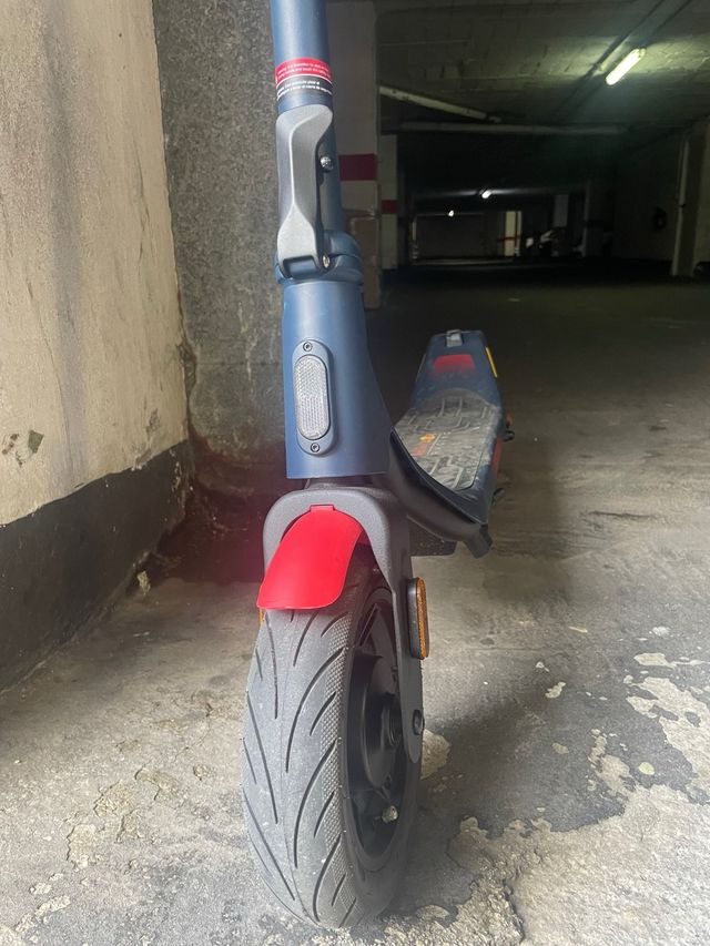 Patinete Eléctrico Red Bull